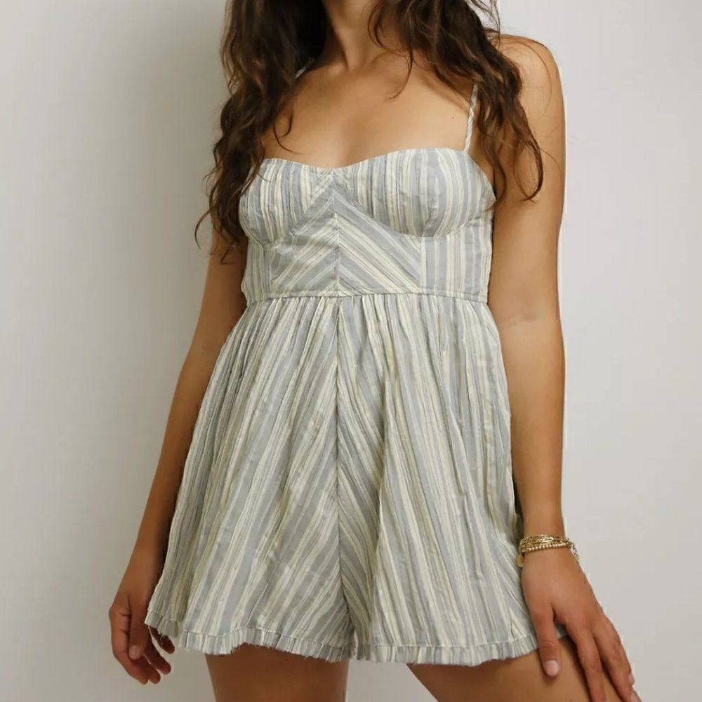 NWT Urban Outfitters Lorelei Crinkle Cotton Romper - Grey- Small - Sold Ou…